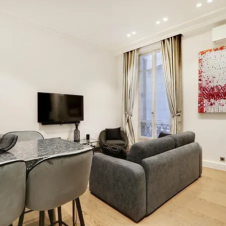 Pick A Flat's In Triangle D'or - Pierre 1er De Serbie
